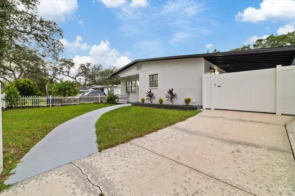 Property for sale at 9410 N VALLE DRIVE, TAMPA, FL, 33612