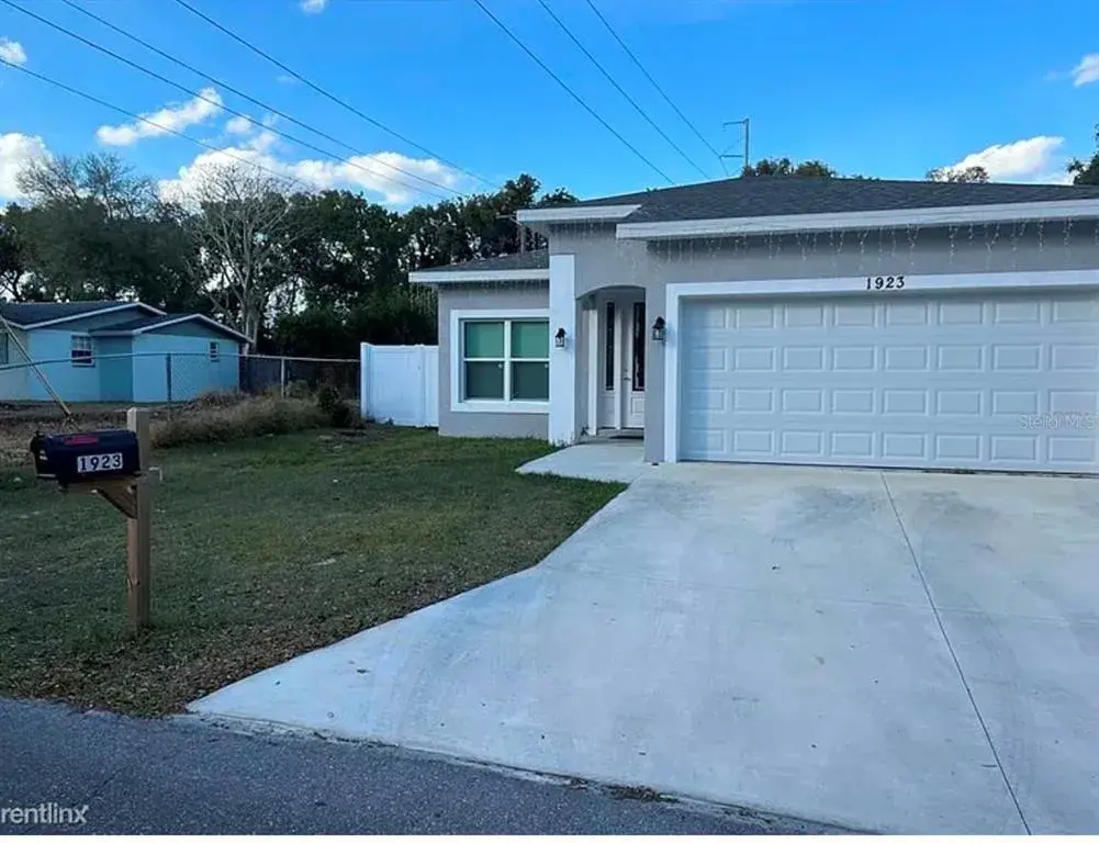 Property for sale at 1923 W SKAGWAY AVENUE, TAMPA, FL, 33604