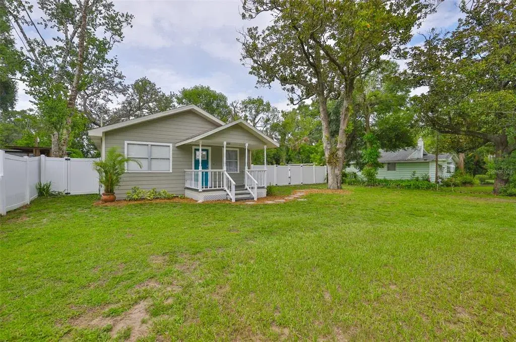 1103 E Lambright Street, Tampa, FL, 33604