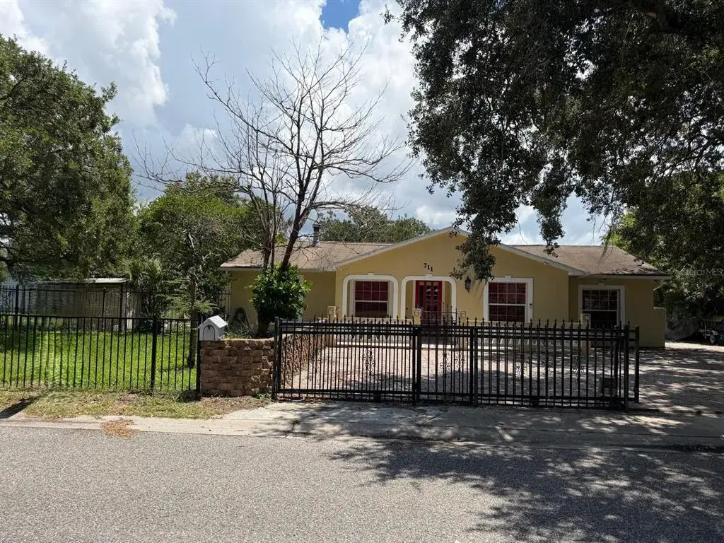 Property for sale at 711 S EMORY AVENUE, KISSIMMEE, FL, 34741