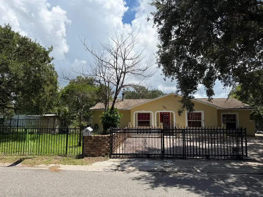 Property for sale at 711 S EMORY AVENUE, KISSIMMEE, FL, 34741