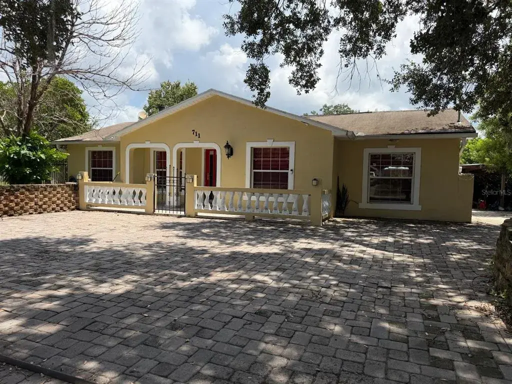Property for sale at 711 S EMORY AVENUE, KISSIMMEE, FL, 34741