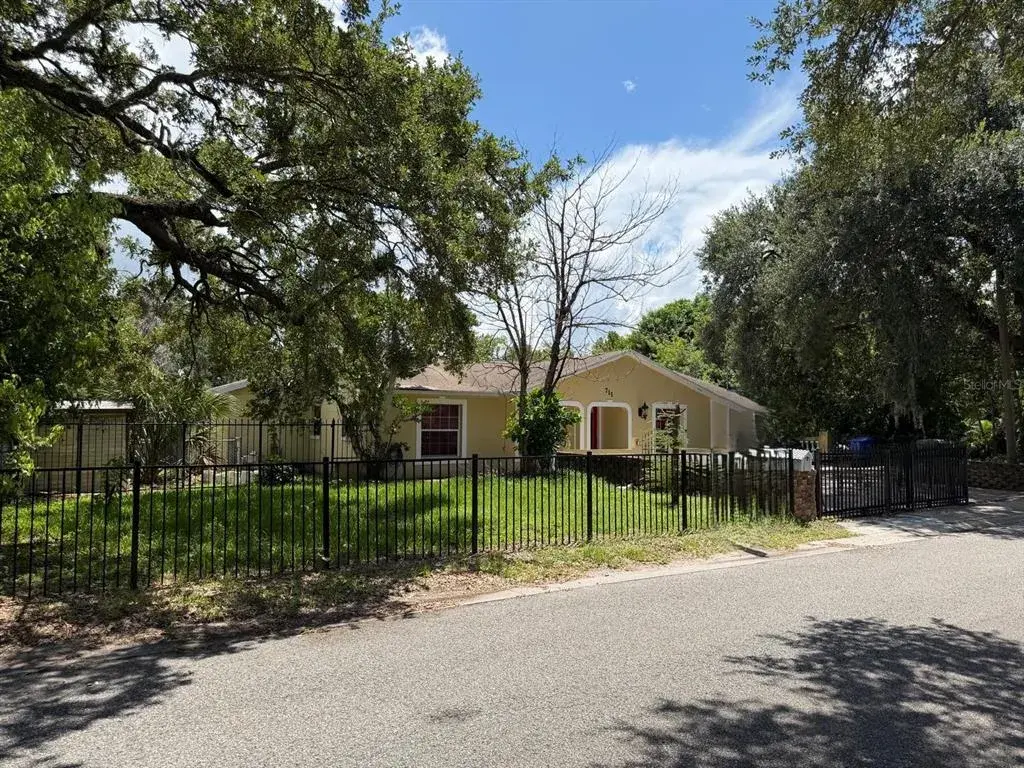 Property for sale at 711 S EMORY AVENUE, KISSIMMEE, FL, 34741