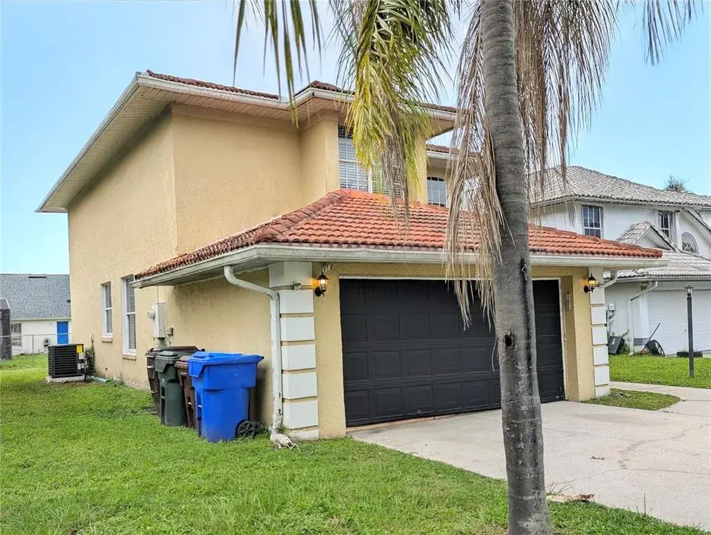 Property for sale at 423 WATERFORD WAY, KISSIMMEE, FL, 34746