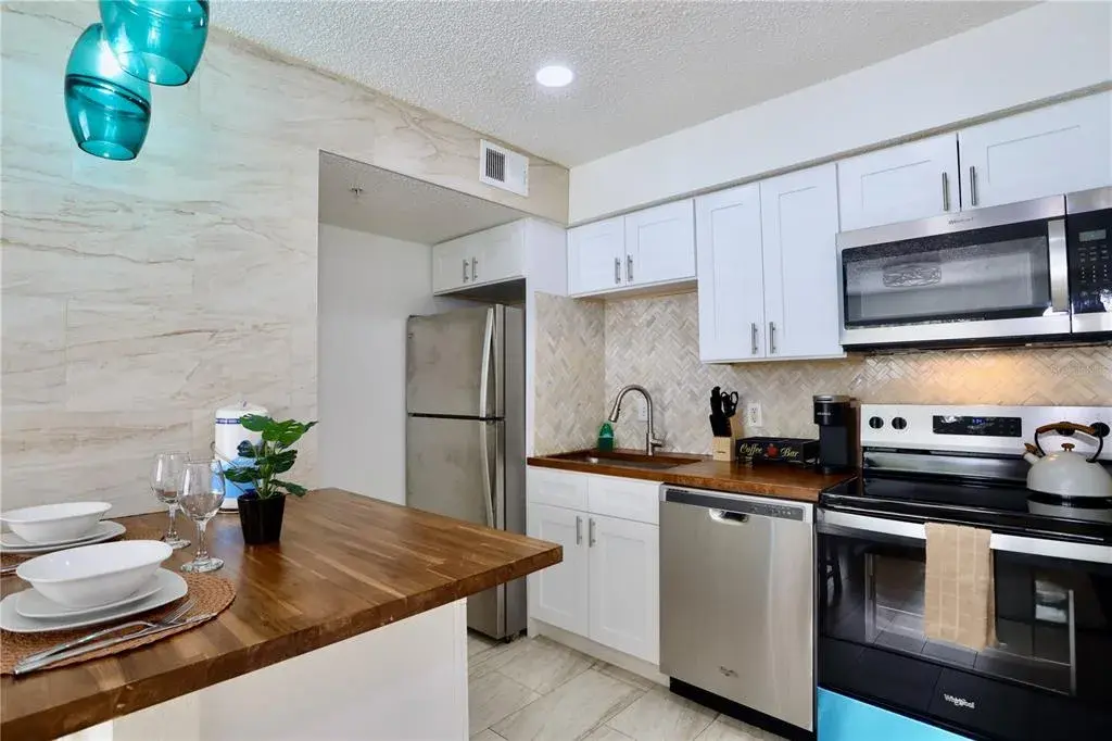 Property for sale at 2207 ANTIGUA PLACE UNIT 717, KISSIMMEE, FL, 34741