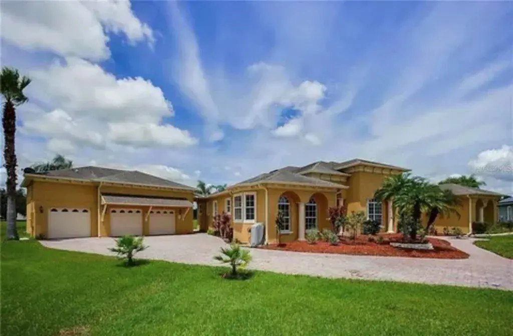 Property for sale at 2120 BUNKER VIEW COURT, KISSIMMEE, FL, 34746