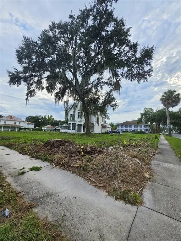 Property for sale at 206 S VERNON AVENUE, KISSIMMEE, FL, 34741