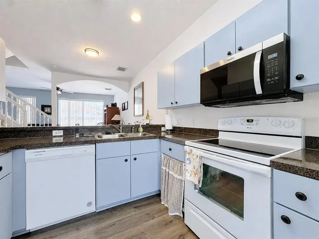 Well-appointed kitchen with breakfast bar
