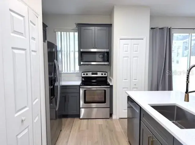 Property for sale at 1282 S BEACH CIRCLE, KISSIMMEE, FL, 34746