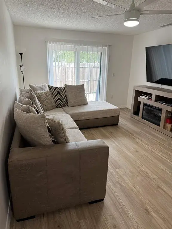 Living room :