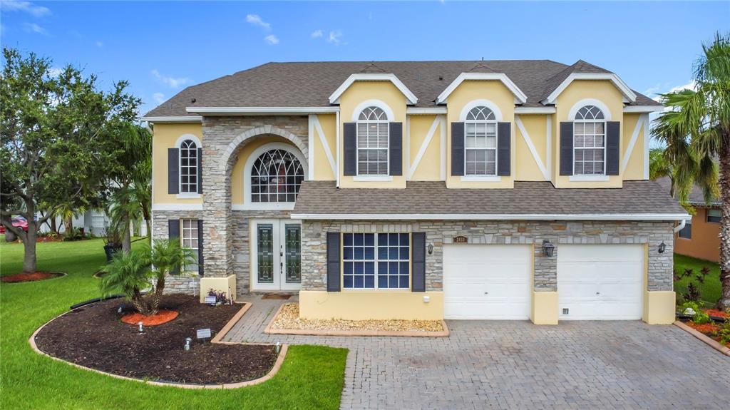 Beautiful Huge Pool Home, With Huge Corner Lot, Water View, Private Yard, Pool Home 2460 The Oaks Blvd