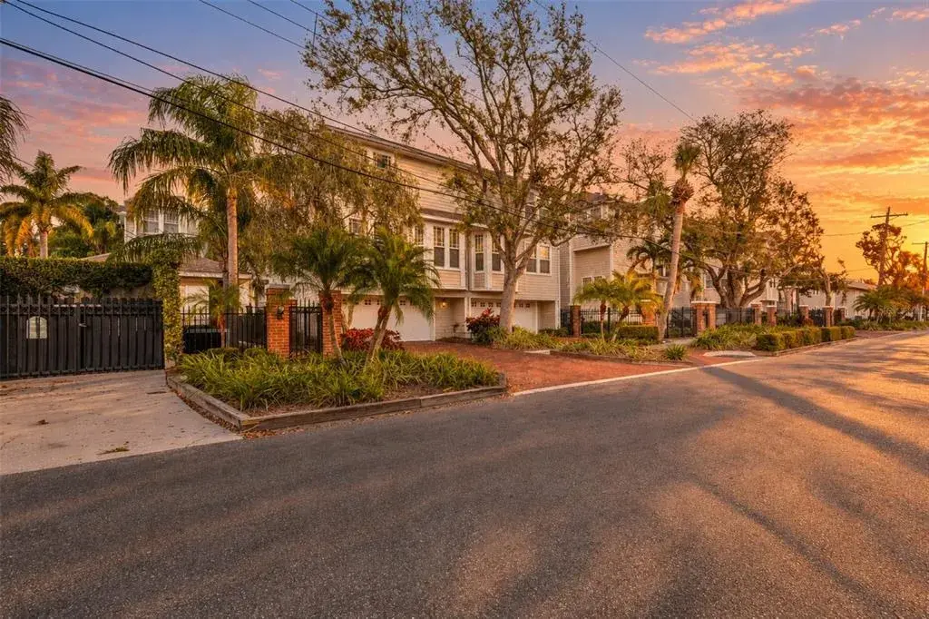 Property for sale at 3315 W DE LEON STREET UNIT 1, TAMPA, FL, 33609