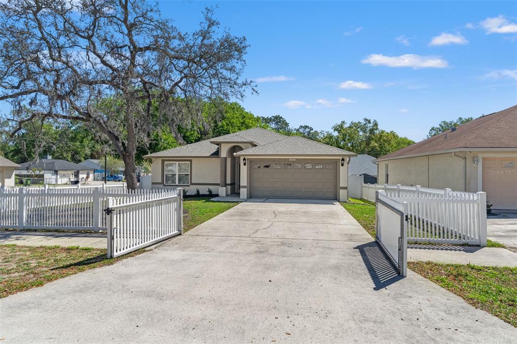 10221 N Woodmere Road, Tampa, FL, 33617
