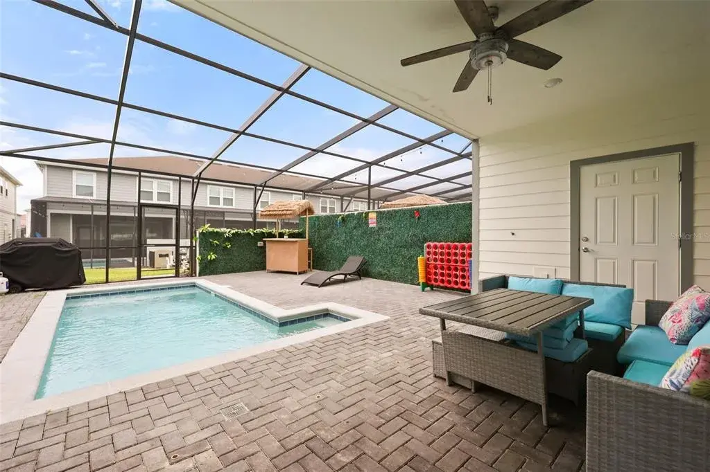 Community pool