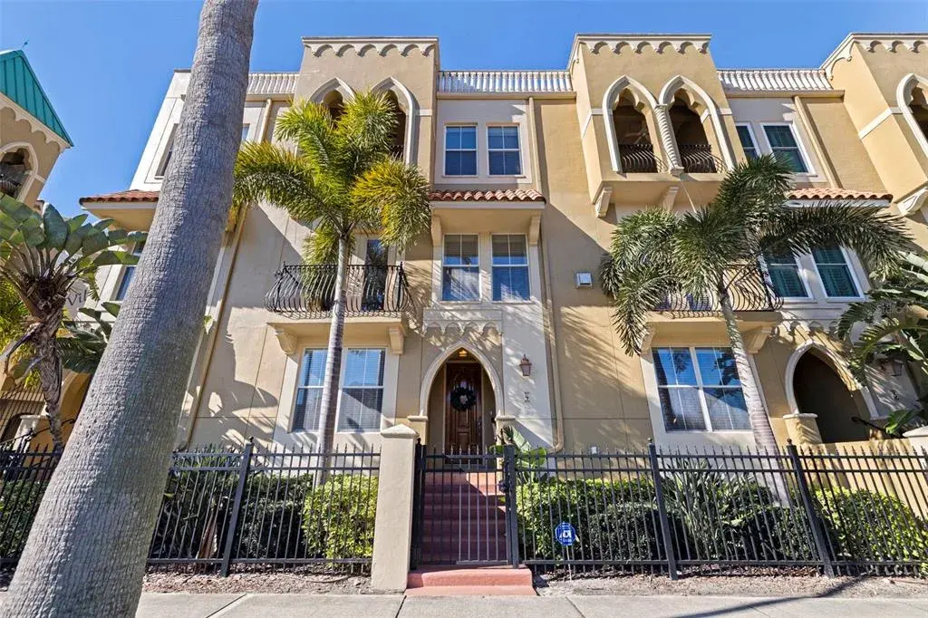 Property for sale at 114 E DAVIS BOULEVARD UNIT 4, TAMPA, FL, 33606