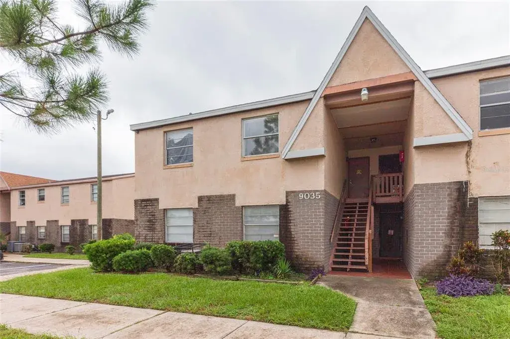 Property for sale at 9035 WESTCHESTER CIRCLE UNIT 133, TAMPA, FL, 33604