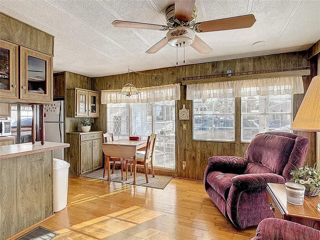 Family room/kitchen