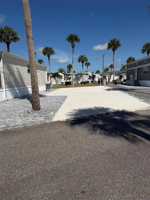Property for sale at 9000 US HWY 192 UNIT 833, CLERMONT, FL, 34714