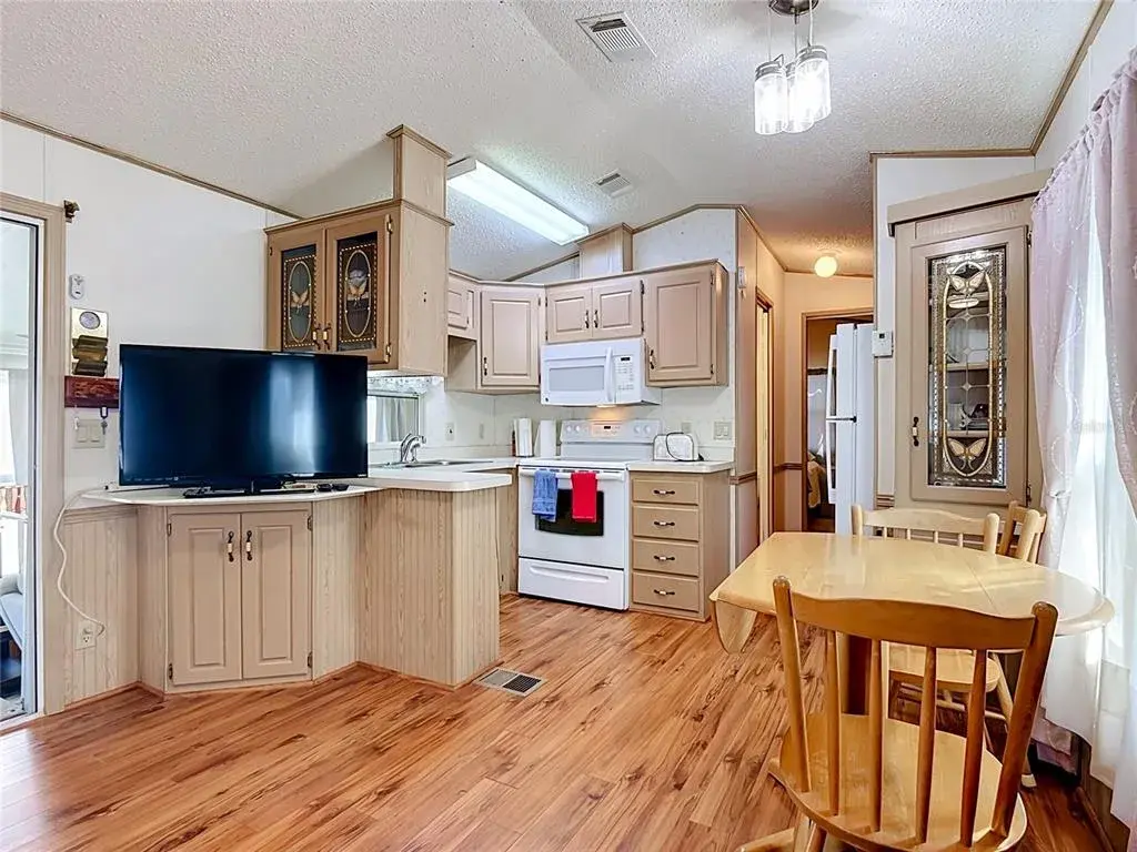 Living/Kitchen/Dining