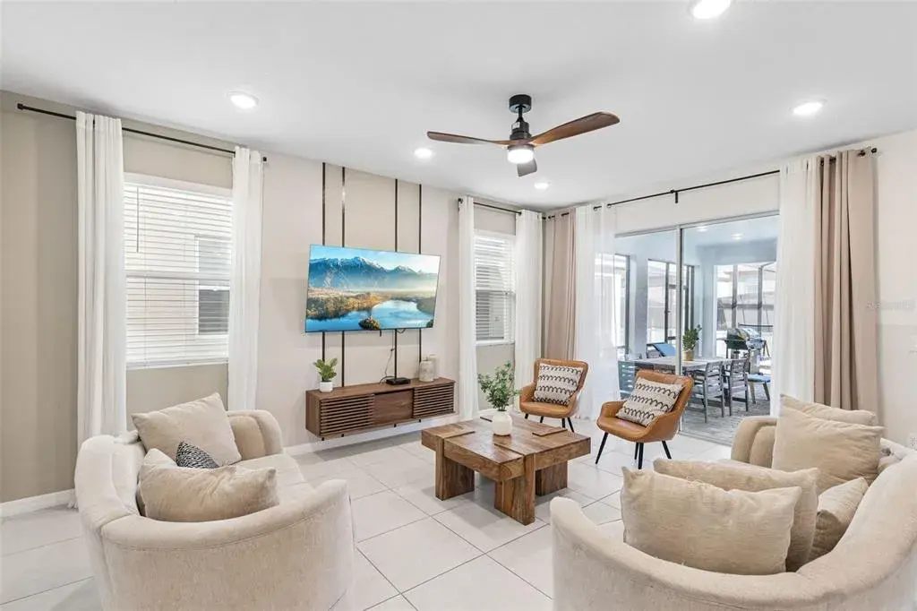 Open & bright family room