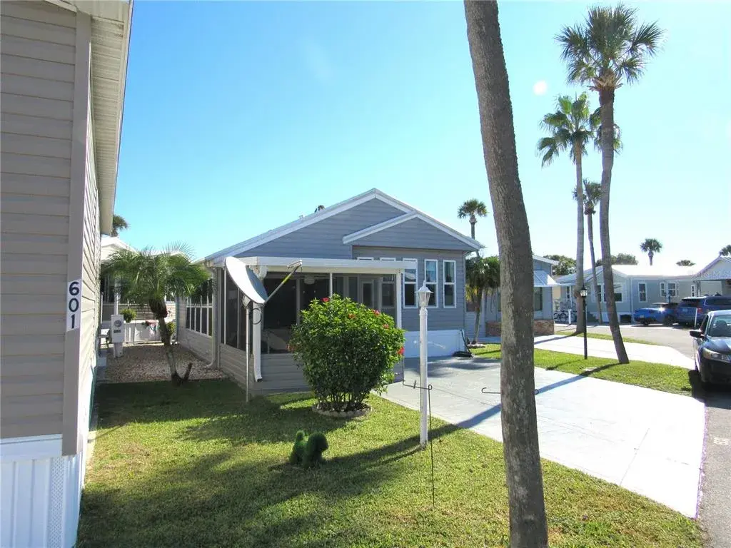 Property for sale at 9000 US HWY 192 UNIT 600, CLERMONT, FL, 34714
