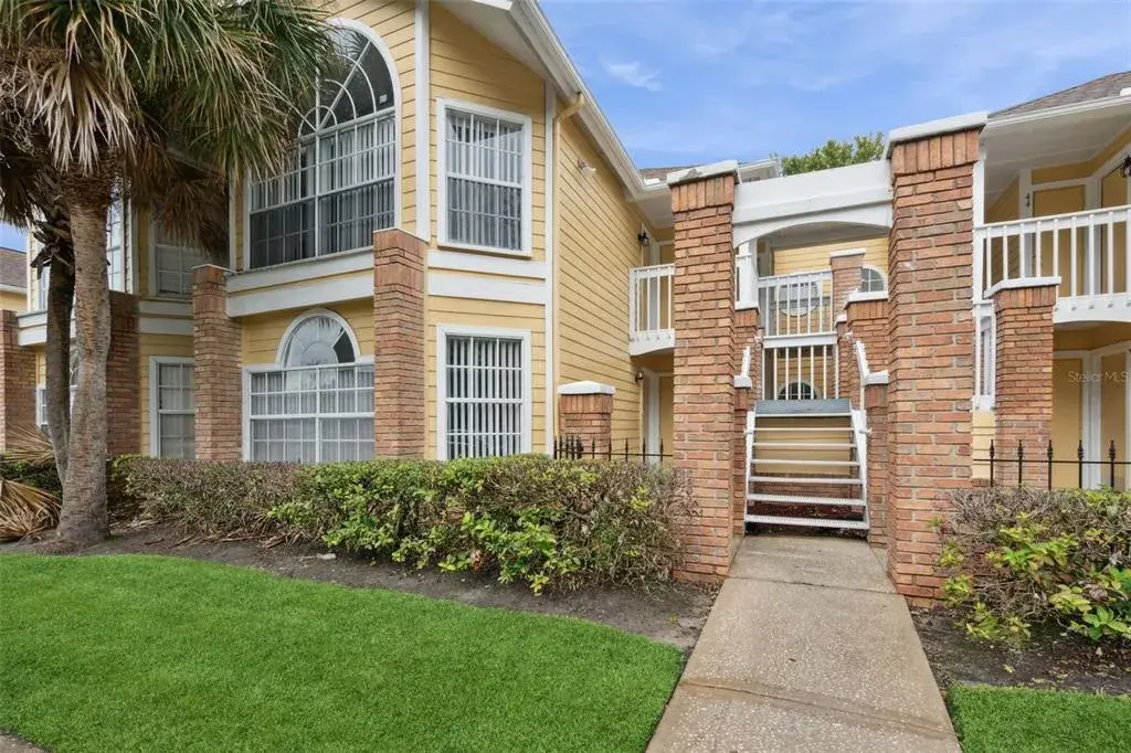 Property for sale at 2442 SWEETWATER CLUB CIRCLE UNIT 41, KISSIMMEE, FL, 34746
