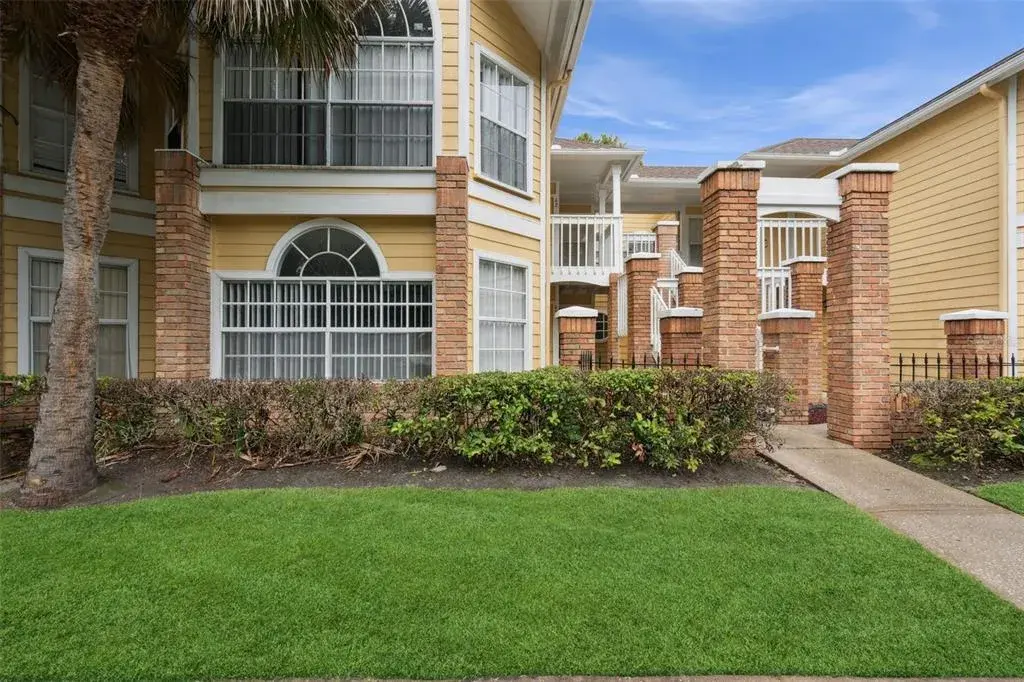 Property for sale at 2442 SWEETWATER CLUB CIRCLE UNIT 41, KISSIMMEE, FL, 34746