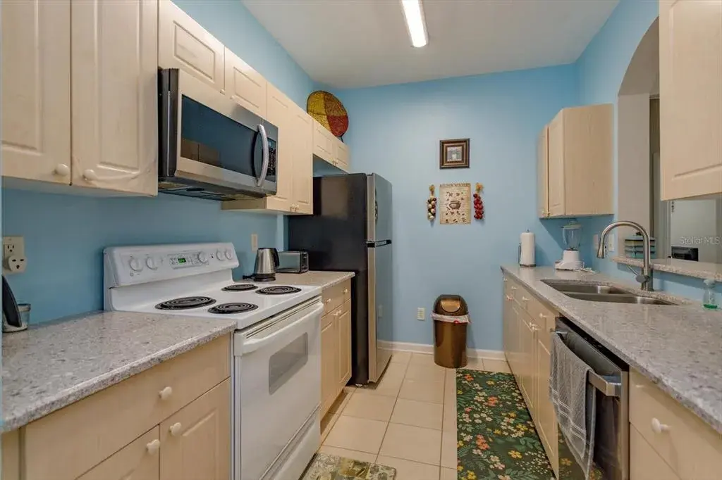 Property for sale at 2302 SILVER PALM DR UNIT 204, KISSIMMEE, FL, 34747