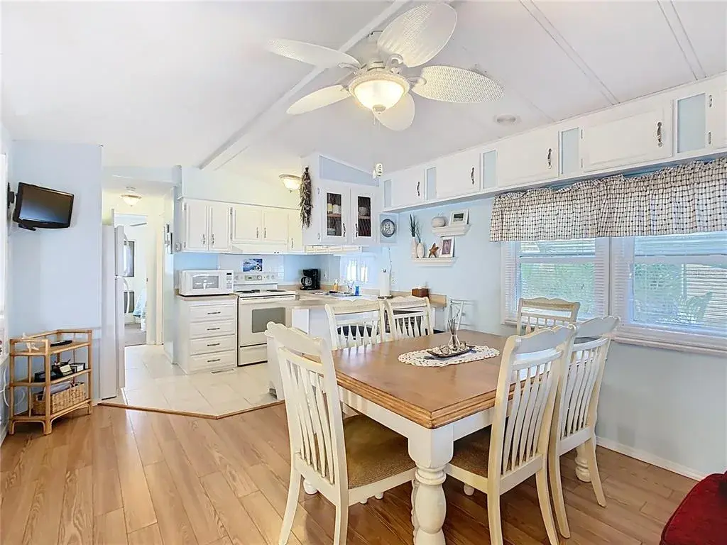 Kitchen/dining