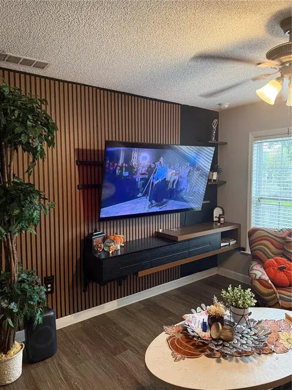 Property for sale at 2071 DIXIE BELLE DRIVE UNIT 2071M, ORLANDO, FL, 32812