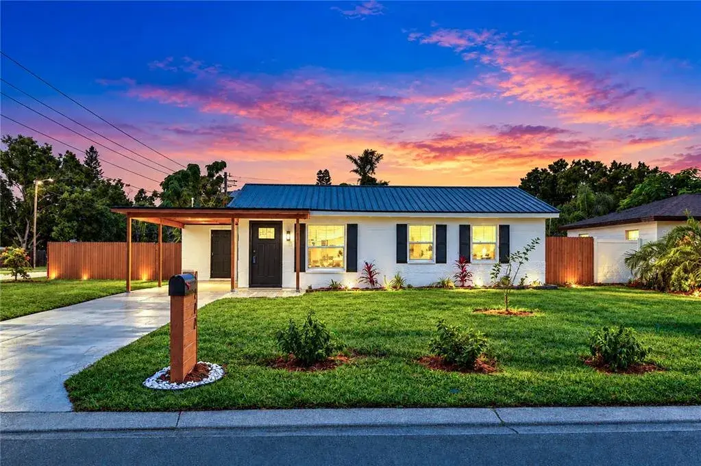 Property for sale at 4000 W WALLACE AVENUE, TAMPA, FL, 33611