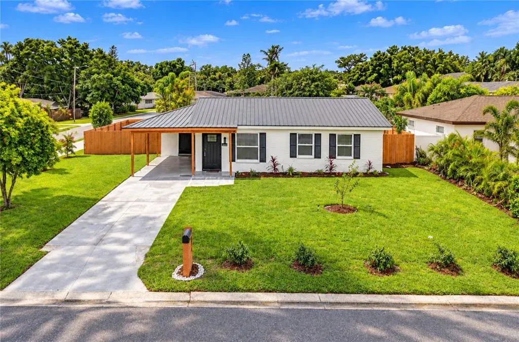 Property for sale at 4000 W WALLACE AVENUE, TAMPA, FL, 33611