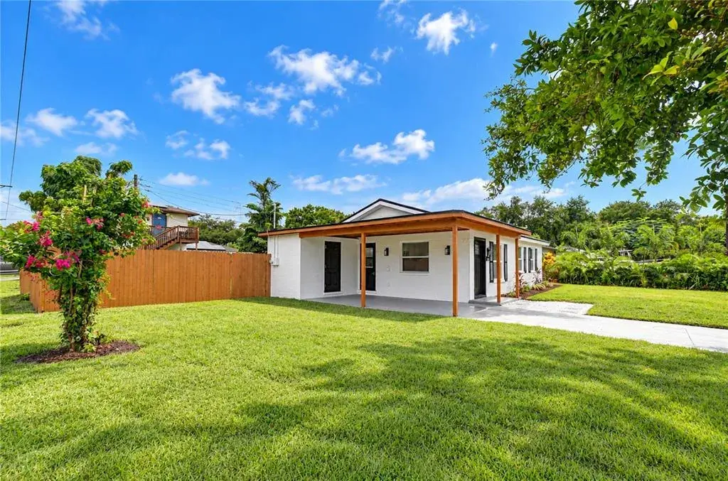 Property for sale at 4000 W WALLACE AVENUE, TAMPA, FL, 33611