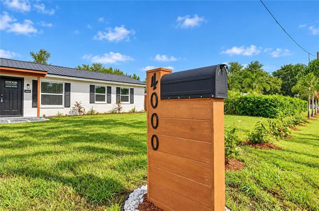 Property for sale at 4000 W WALLACE AVENUE, TAMPA, FL, 33611