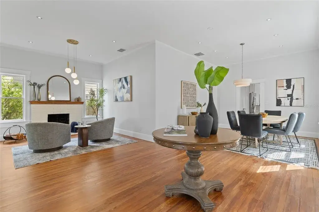 Property for sale at 2410 W JETTON AVENUE, TAMPA, FL, 33629