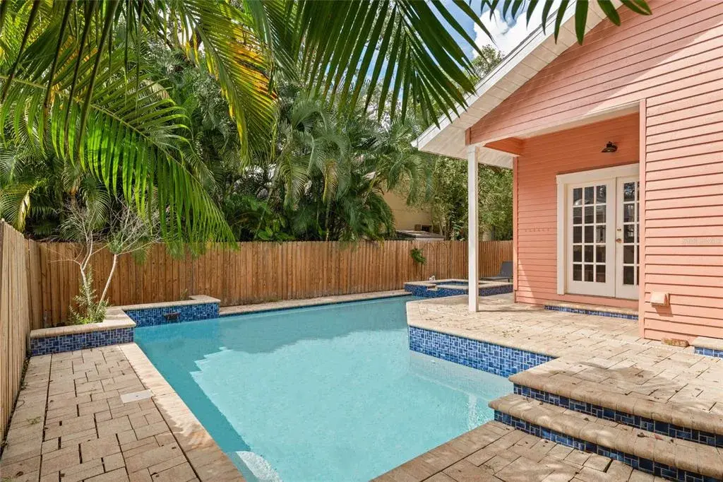 Property for sale at 2410 W JETTON AVENUE, TAMPA, FL, 33629