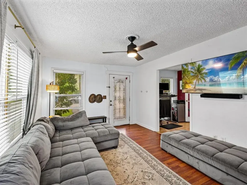 Property for sale at 910 E ESKIMO AVENUE, TAMPA, FL, 33604