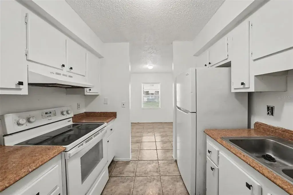 Property for sale at 305 E WELLINGTON COURT UNIT 64, TAMPA, FL, 33604