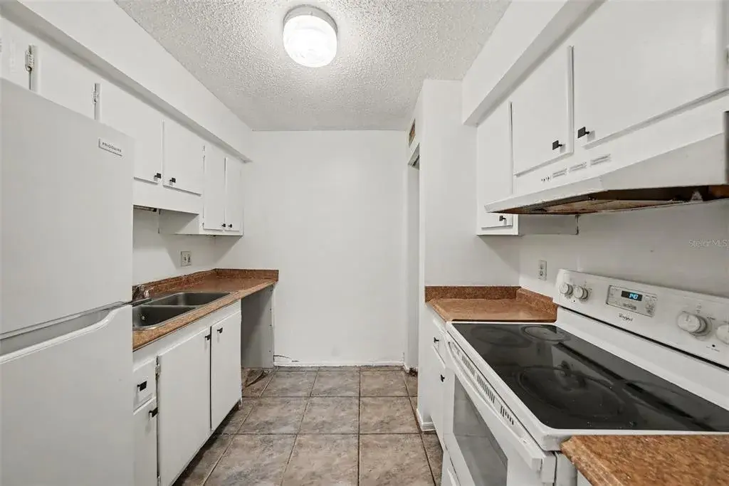 Property for sale at 305 E WELLINGTON COURT UNIT 64, TAMPA, FL, 33604