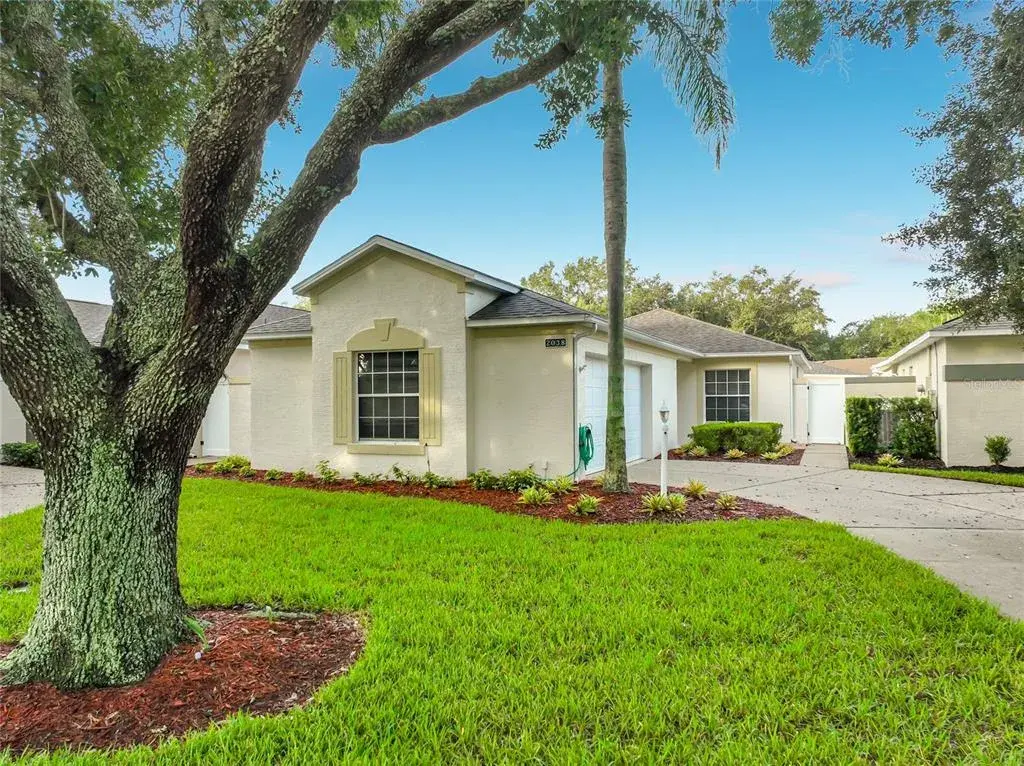 Welcome to 2038 Braxton in Beautiful Clermont Florida!