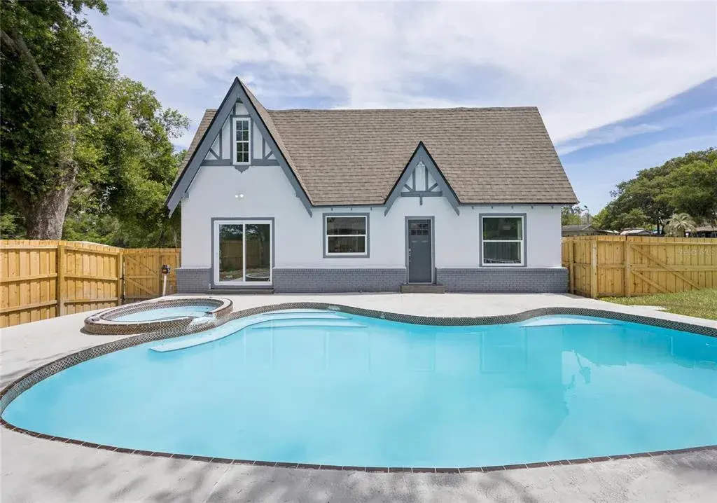 Property for sale at 1326 EAST AVENUE, CLERMONT, FL, 34711