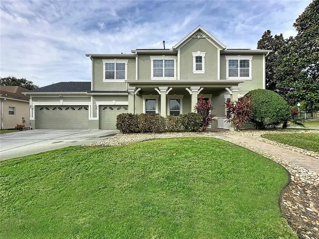 FRONT OF THE HOUSE 1