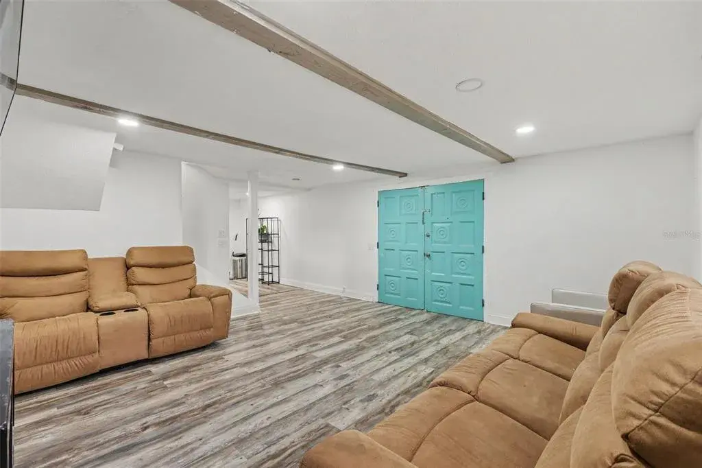 Property for sale at 301 W CHELSEA STREET, TAMPA, FL, 33603