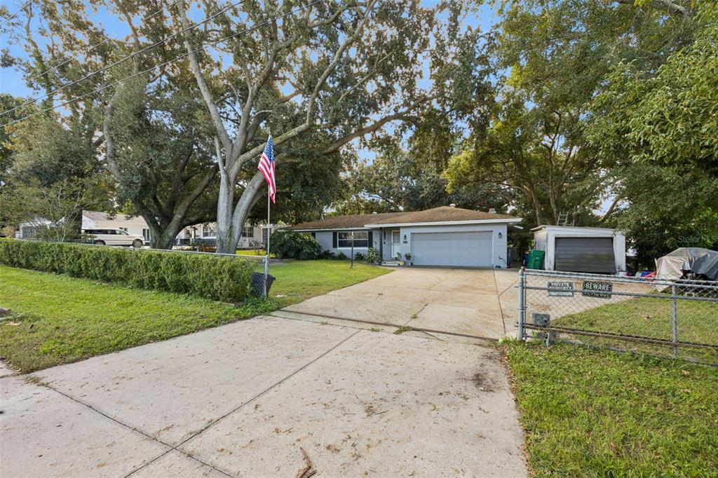 Property for sale at 324 E FULLERS CROSS ROAD, WINTER GARDEN, FL, 34787