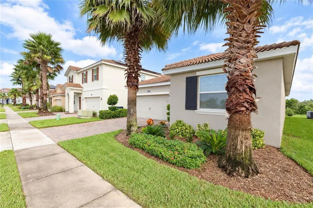 Property for sale at 1047 OAK BLUFF DRIVE, DAVENPORT, FL, 33837