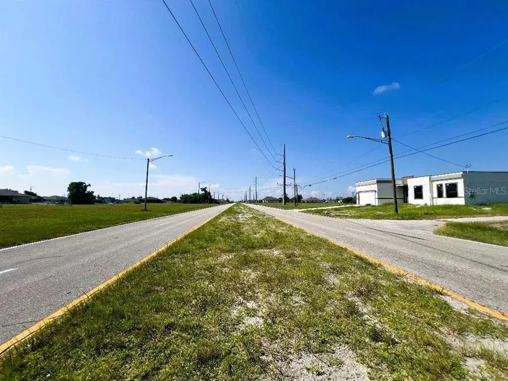 View of Surrounding Area!
