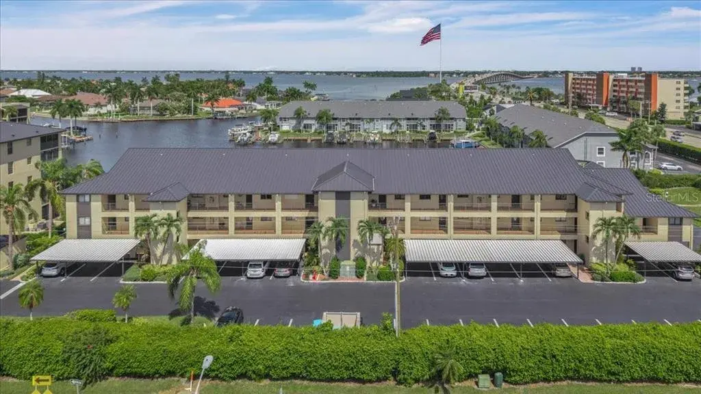 Property for sale at 4719 SE 17TH PLACE UNIT 105, CAPE CORAL, FL, 33904