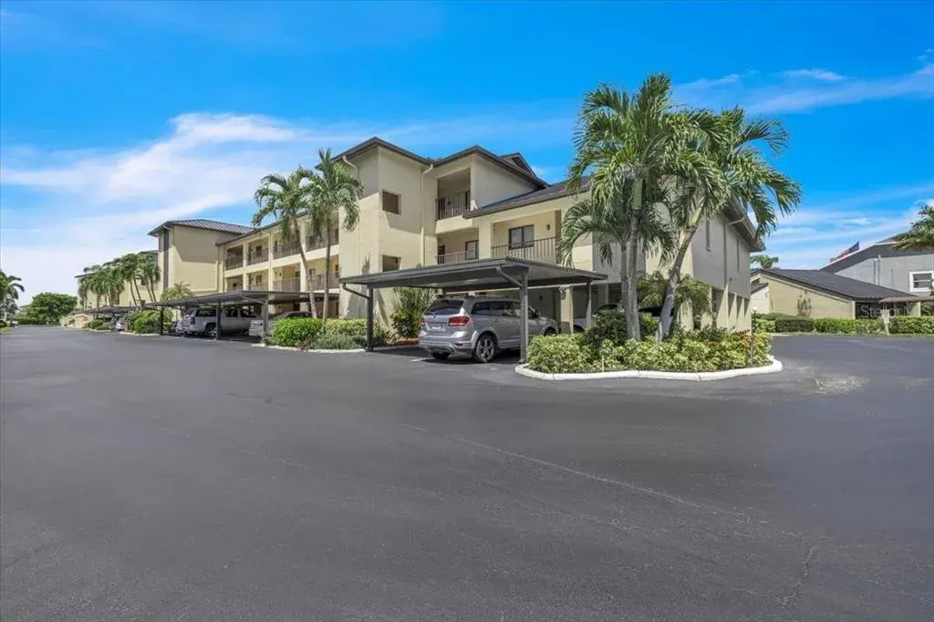 Property for sale at 4719 SE 17TH PLACE UNIT 105, CAPE CORAL, FL, 33904