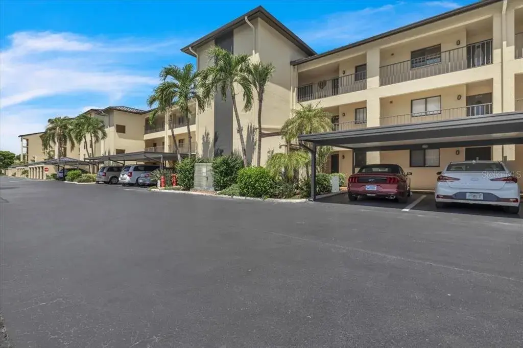 Property for sale at 4719 SE 17TH PLACE UNIT 105, CAPE CORAL, FL, 33904