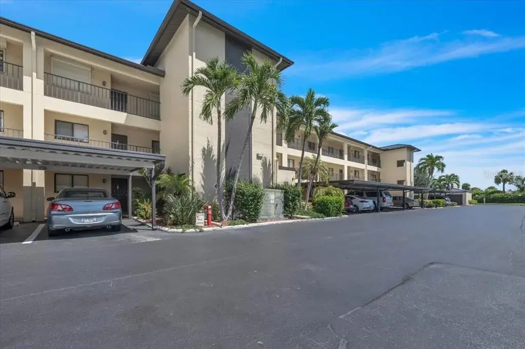 Property for sale at 4719 SE 17TH PLACE UNIT 105, CAPE CORAL, FL, 33904